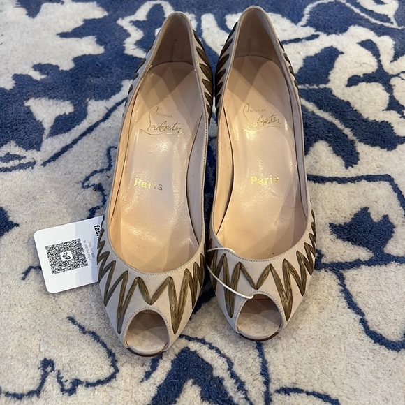 Christian Louboutin Shoes - Christian Louboutin Nude